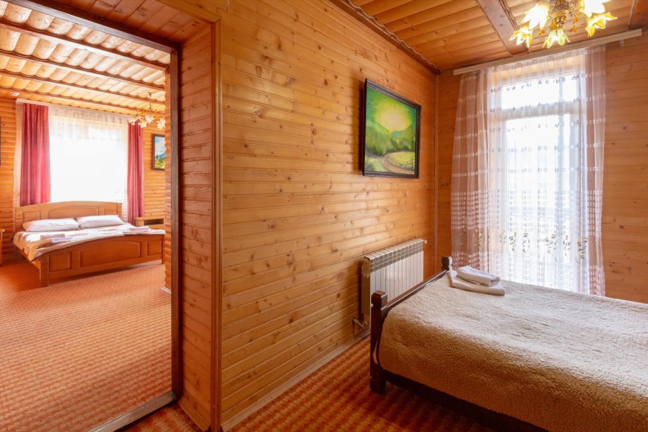У Мар'Яни І Назара Hotel Iaremcea Exterior foto