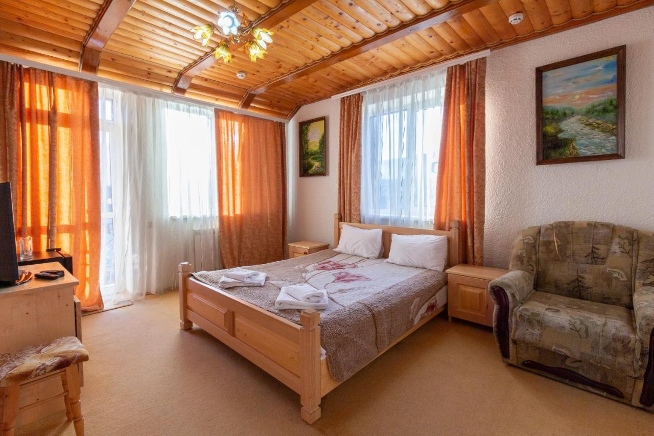 У Мар'Яни І Назара Hotel Iaremcea Exterior foto