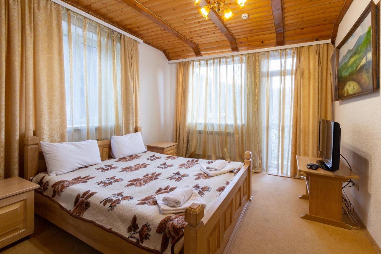 У Мар'Яни І Назара Hotel Iaremcea Exterior foto